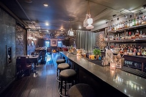 2 baaria, cocktailbaari, kattoterassibaari