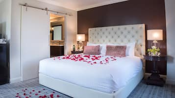 Room, 1 King Bed | Premium bedding, down comforters, pillowtop beds, in-room safe