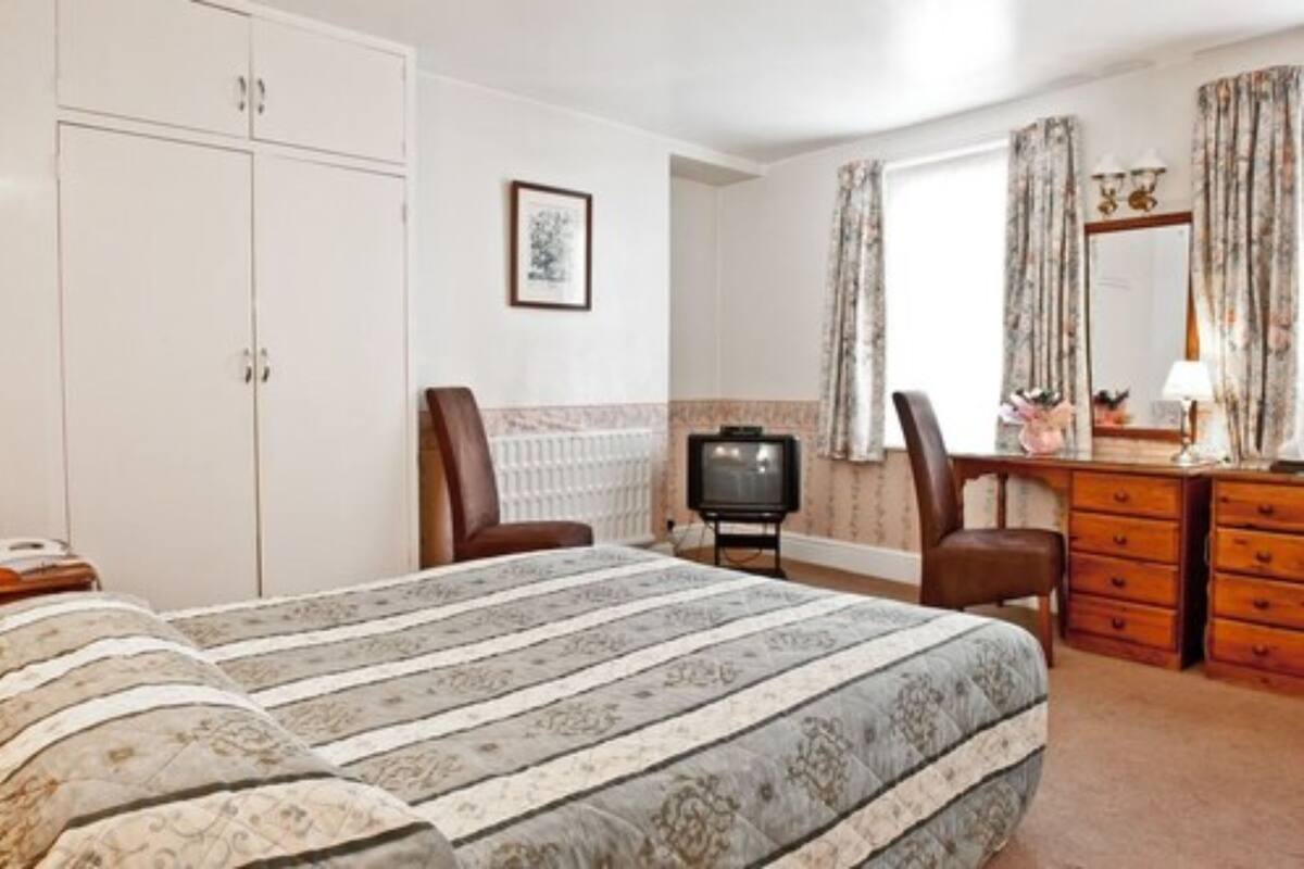 In-room safe, iron/ironing board, free WiFi