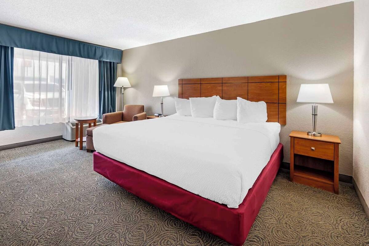 Pillow-top beds, iron/ironing board, cots/infant beds, WiFi