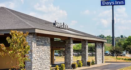 Days Inn by Wyndham Pittsburgh-Harmarville