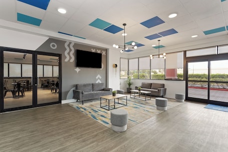 Lobby sitting area. Baymont by Wyndham Orlando North Millenia