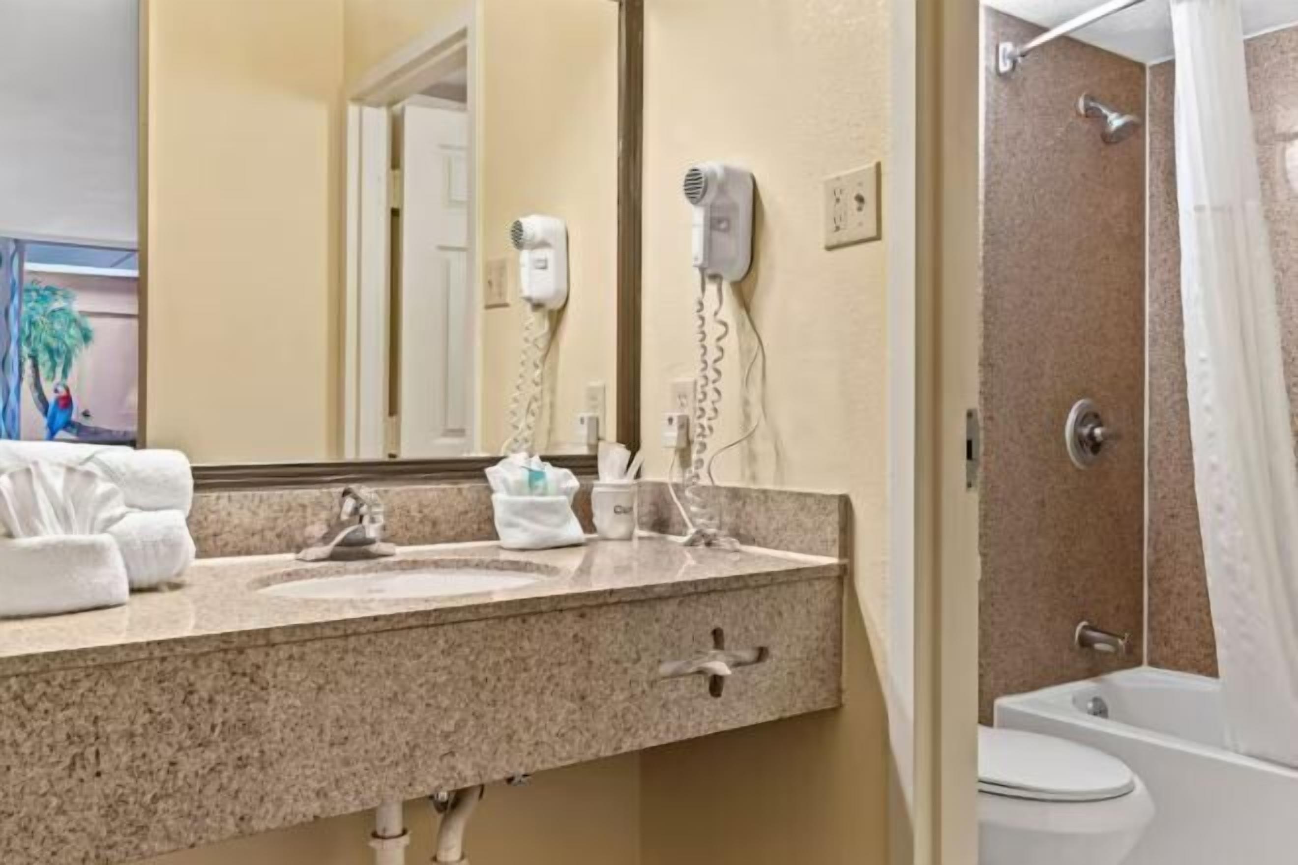 Bañera con ducha, cabezal de ducha con hidromasaje