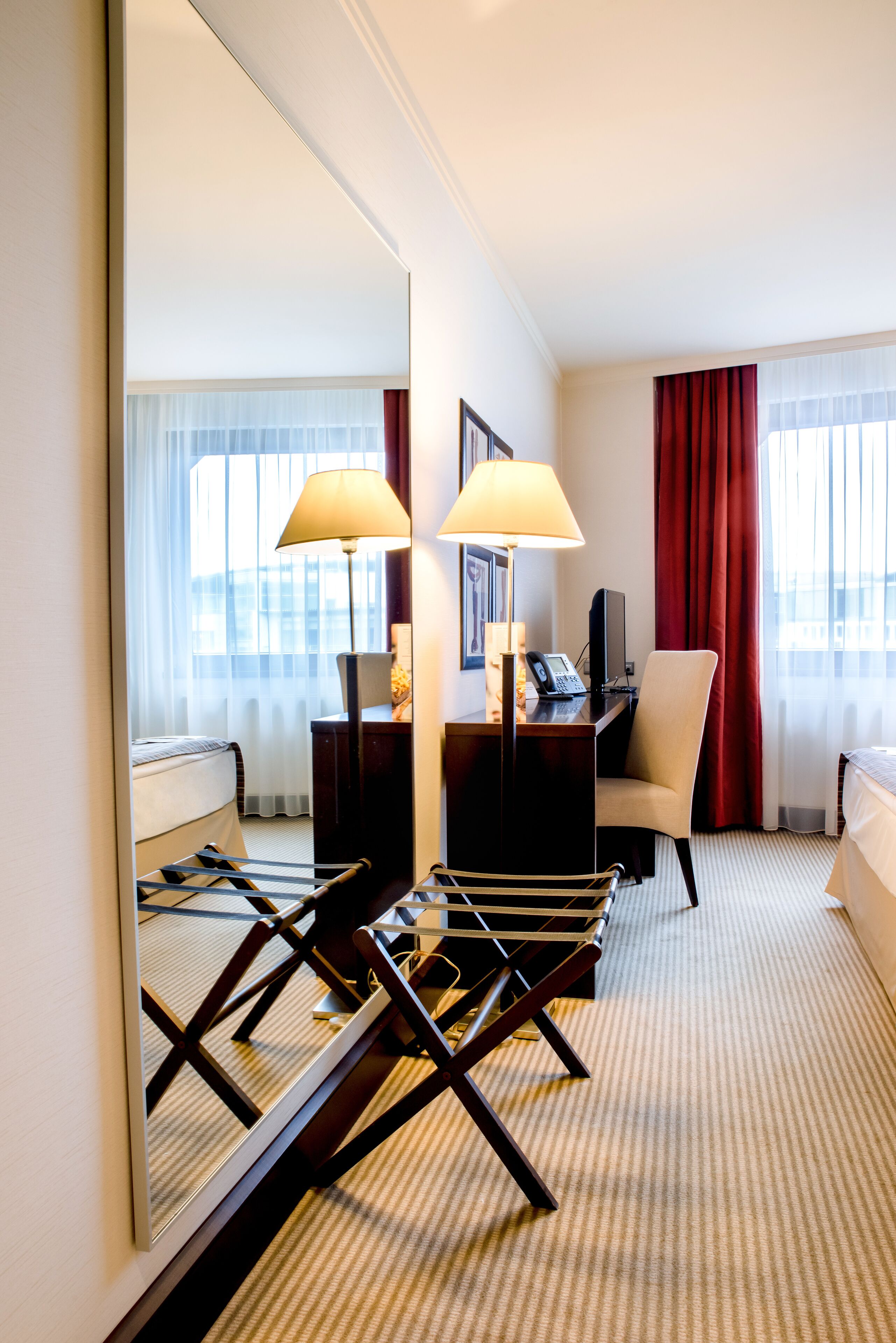 Standardzimmer, 1 Doppelbett, barrierefrei | Allergikerbettwaren, Daunenbettdecken, Select-Comfort-Betten, Minibar