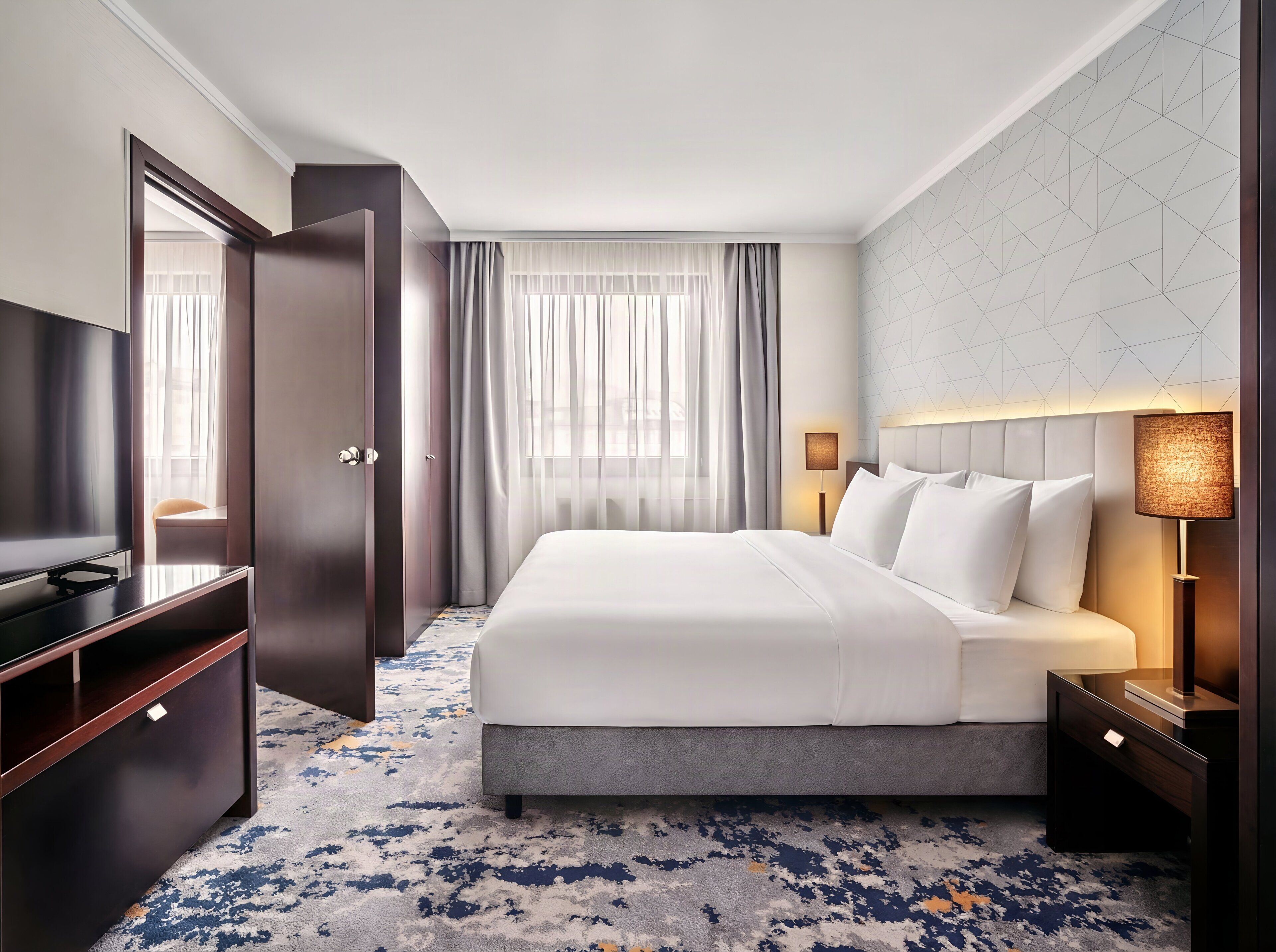 Suite, 1 Bedroom, Kitchenette (with Living Area) | Hypo-allergenic bedding, down duvets, Select Comfort beds, minibar