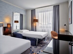 Standaard kamer, 1 queensize bed met slaapbank | Hypoallergeen beddengoed, donsdekens, Select Comfort-bedden, een minibar