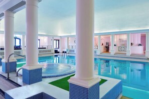Indoor pool - Hanbury Manor Marriott Hotel & Country Club (Ware)