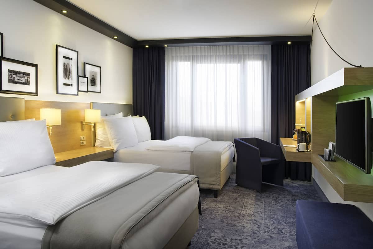 1 bedroom, premium bedding, in-room safe, desk
