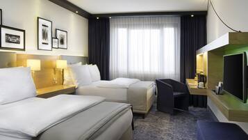 1 Schlafzimmer, hochwertige Bettwaren, Zimmersafe, Schreibtisch