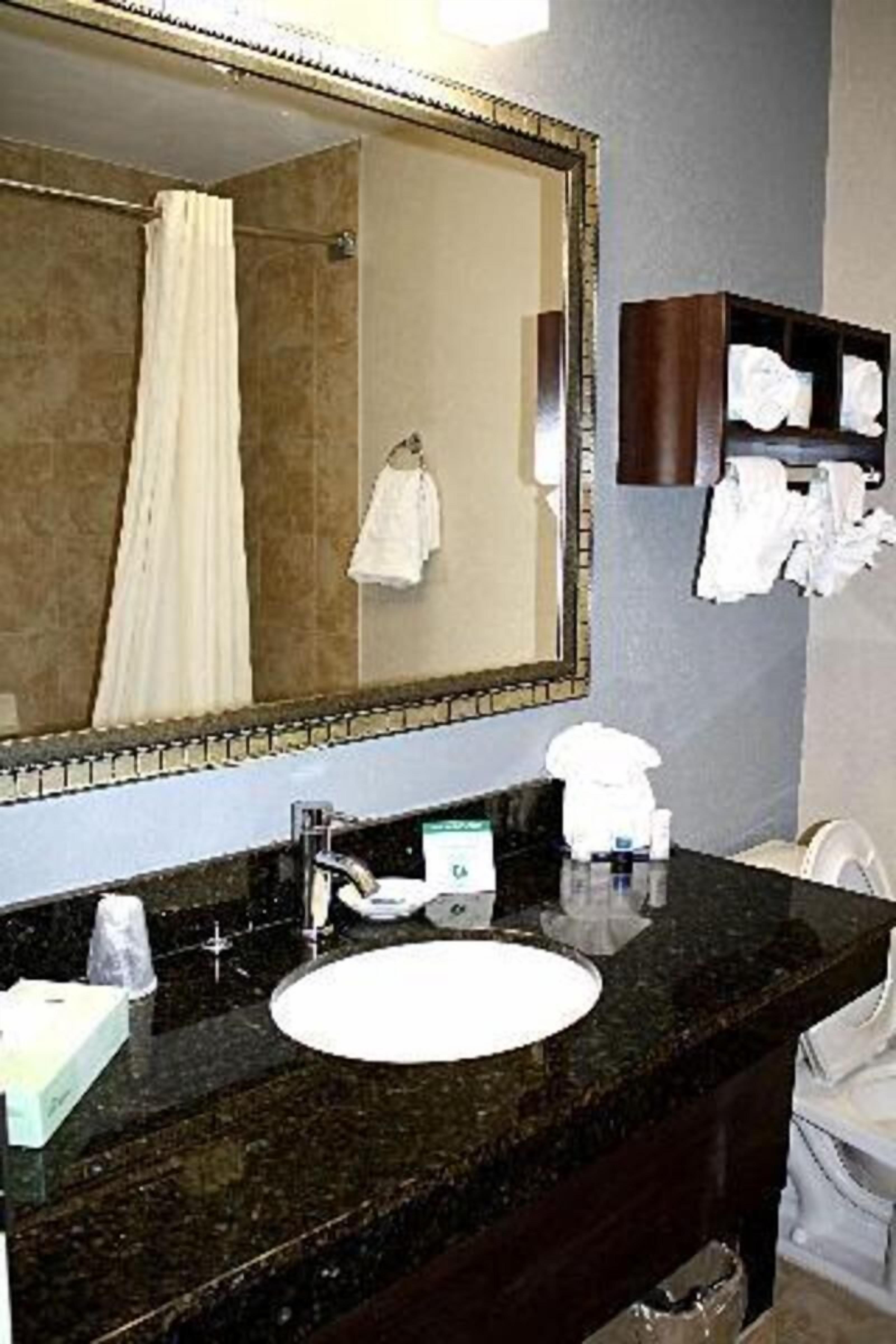 Bathroom | Free toiletries, hair dryer, towels