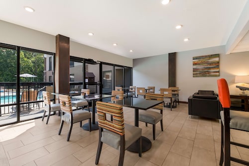 Best Western Albemarle Inn