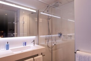 Hair dryer, towels - Hôtel l'Amirauté (Brest)