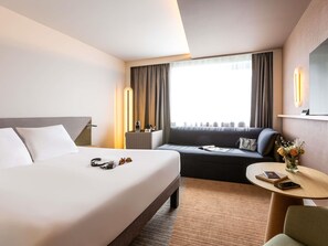 Premium bedding, in-room safe, desk, laptop workspace