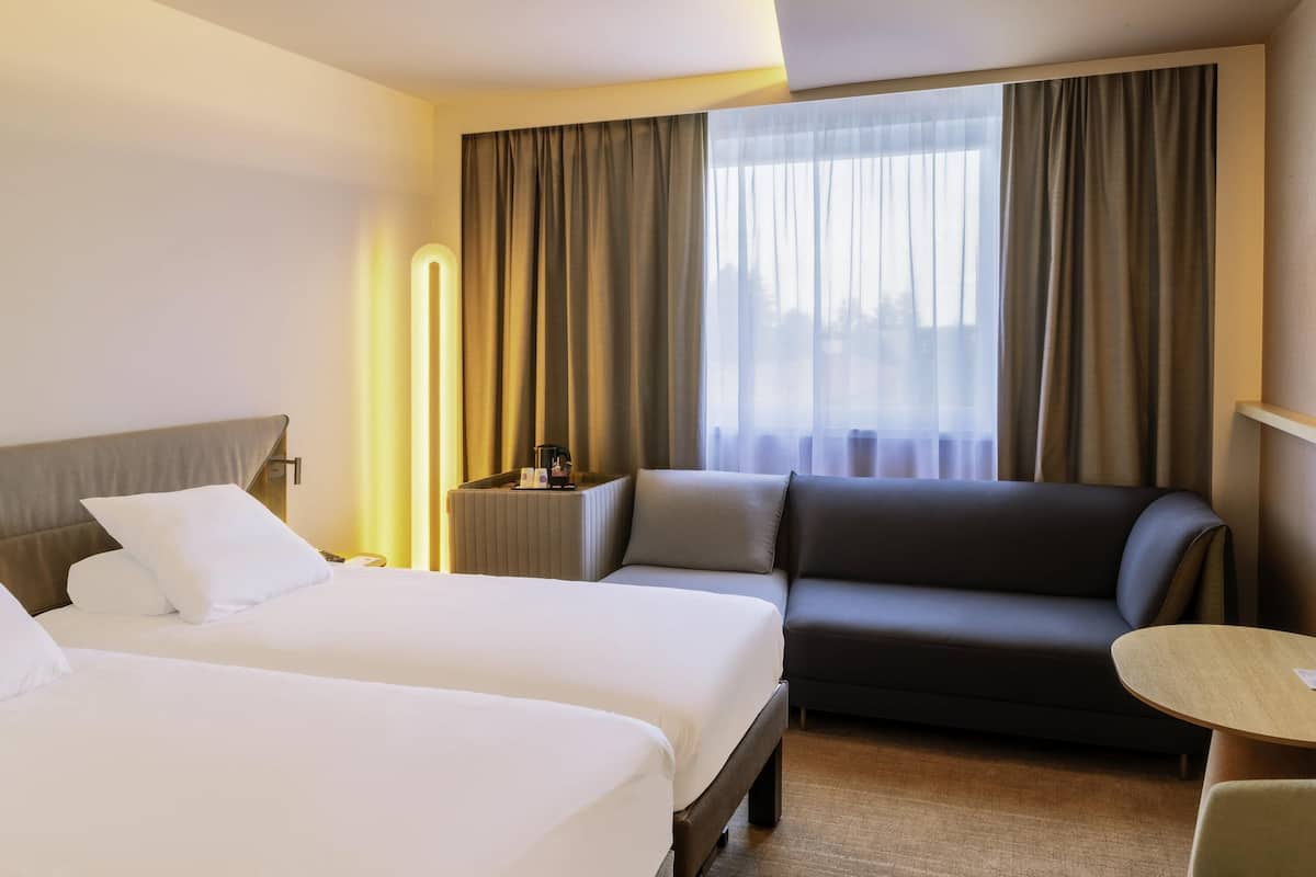 Rom – superior, 2 enkeltsenger | Sengetøy av topp kvalitet, safe på rommet og skrivebord