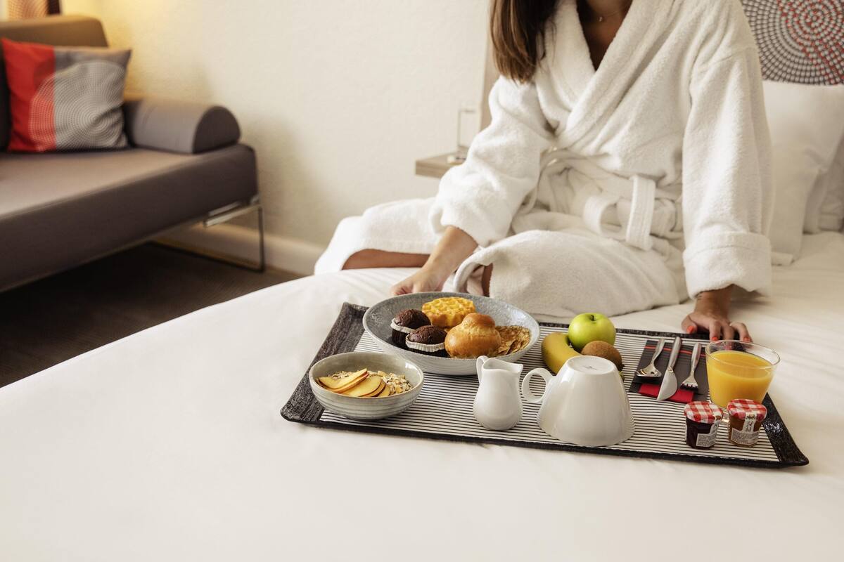 daily buffet breakfast (eur 18.90 per person)