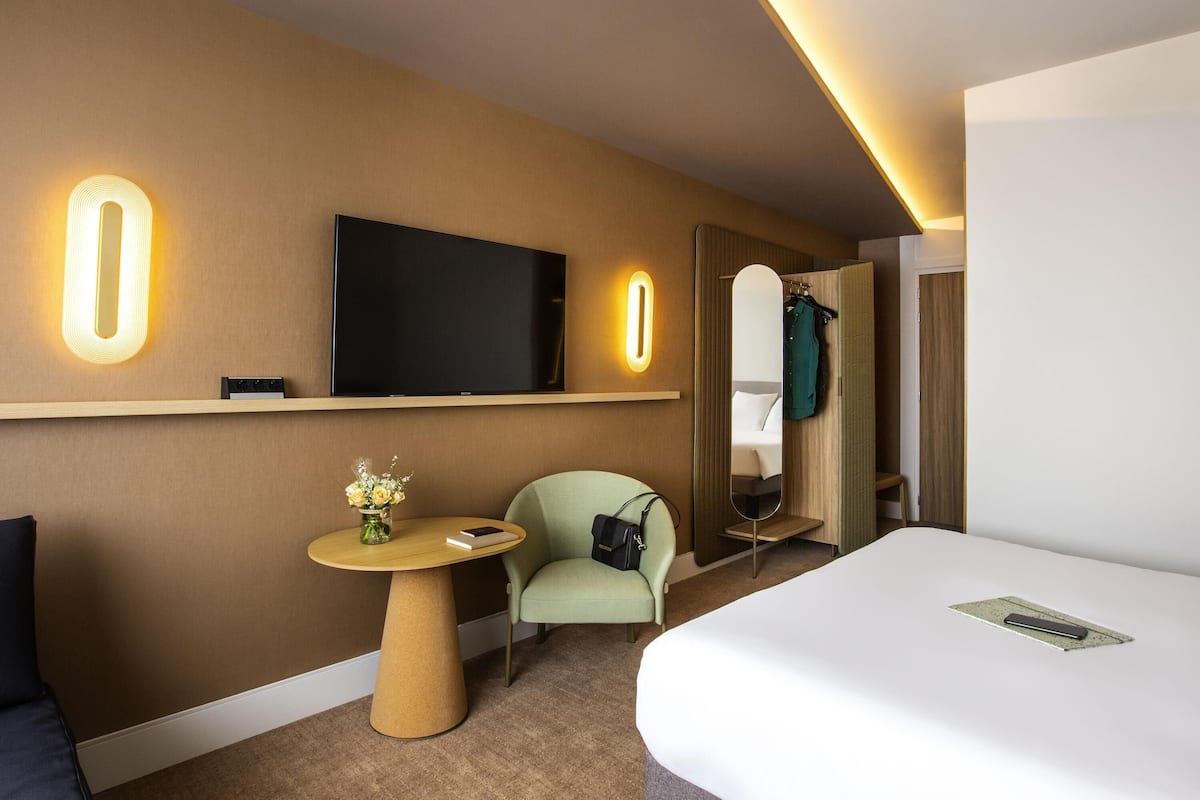 Sengetøy av topp kvalitet, safe på rommet og skrivebord