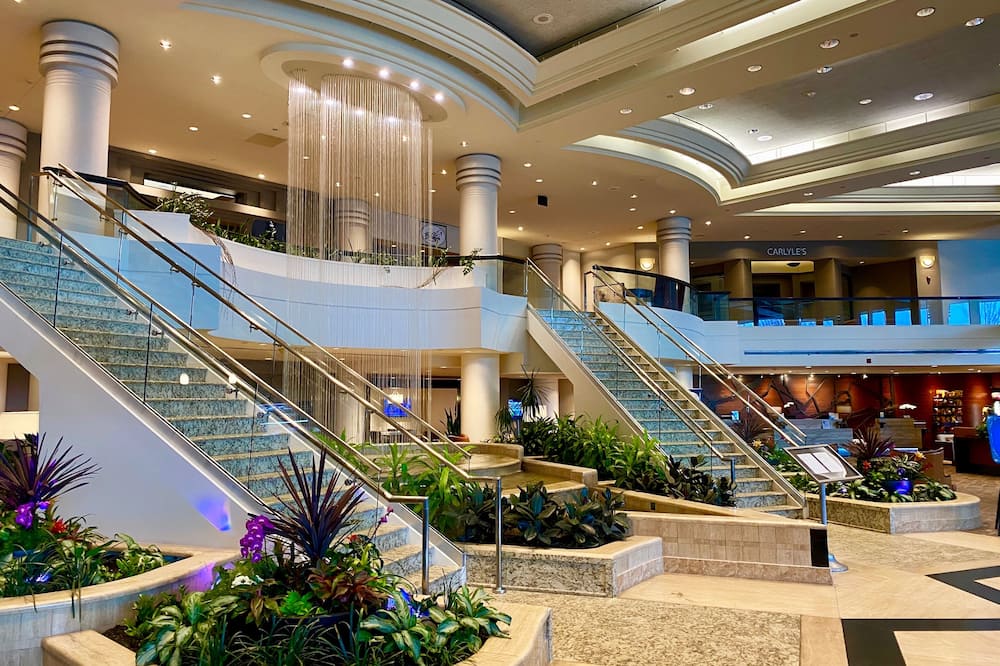 Hilton East Brunswick Hotel & Executive Meeting Center