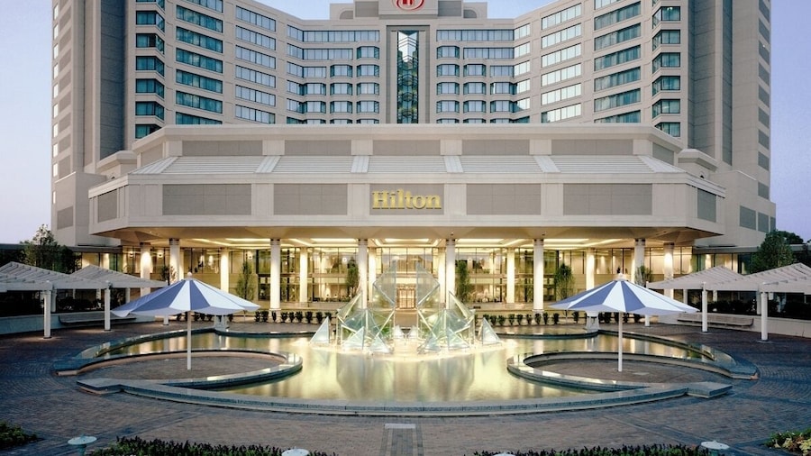 Hilton East Brunswick Hotel & Executive Meeting Center