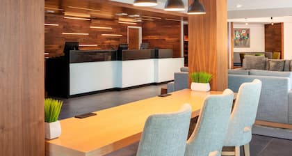 Fairfield by Marriott Inn & Suites Providence Airport Warwick