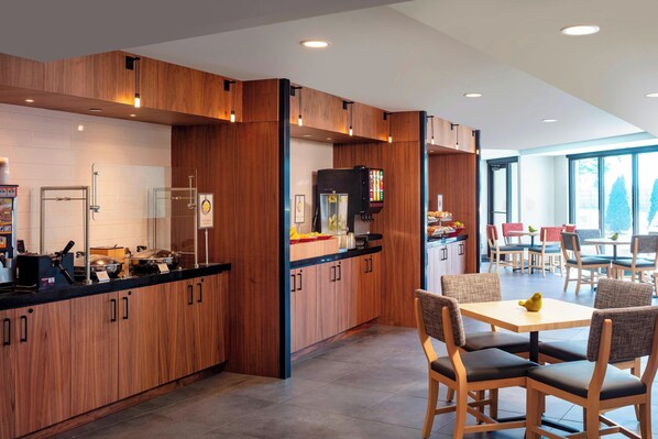 Free daily continental breakfast