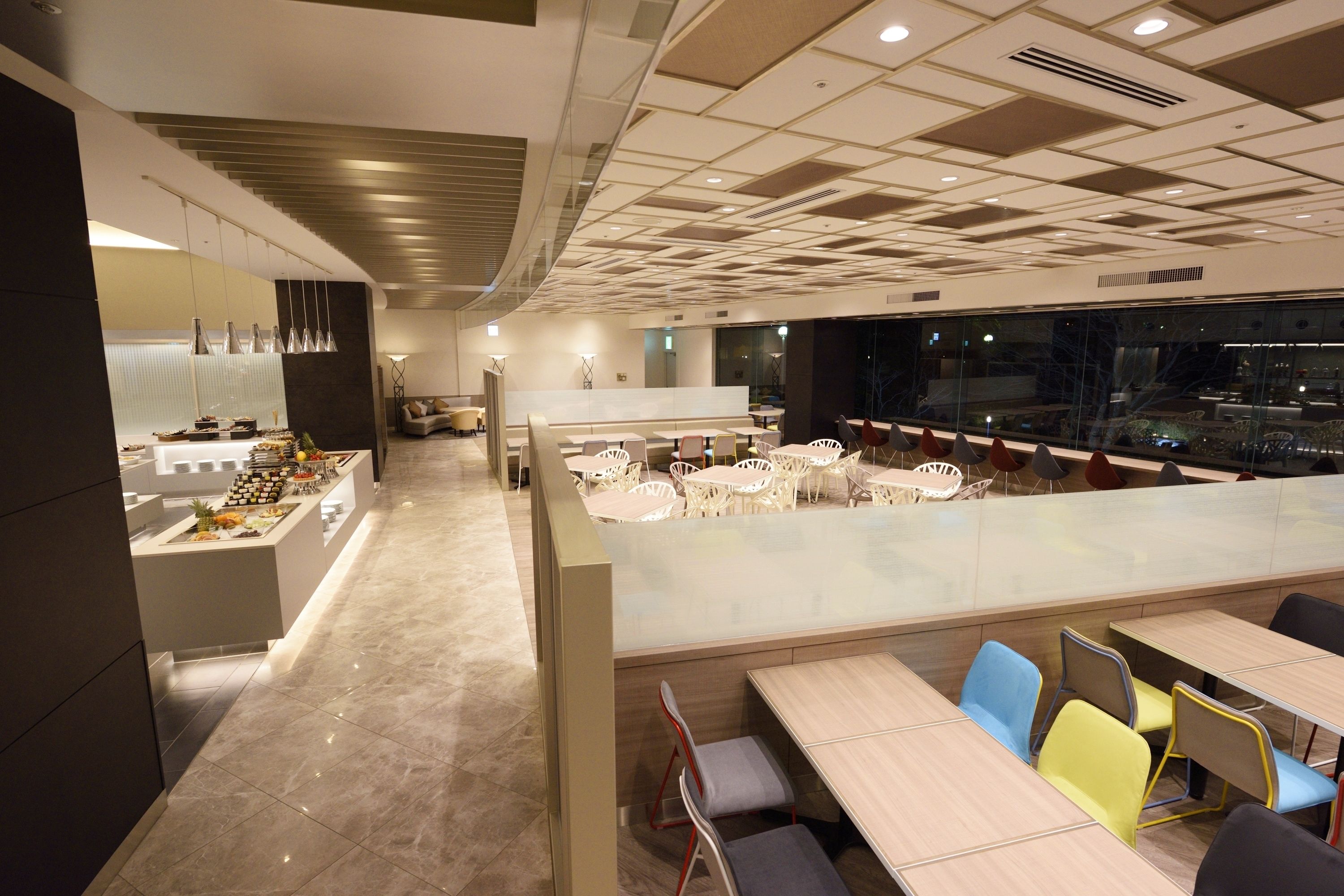 breakfast, lunch and dinner served