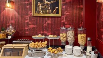 Petit déjeuner buffet (20 EUR par personne)