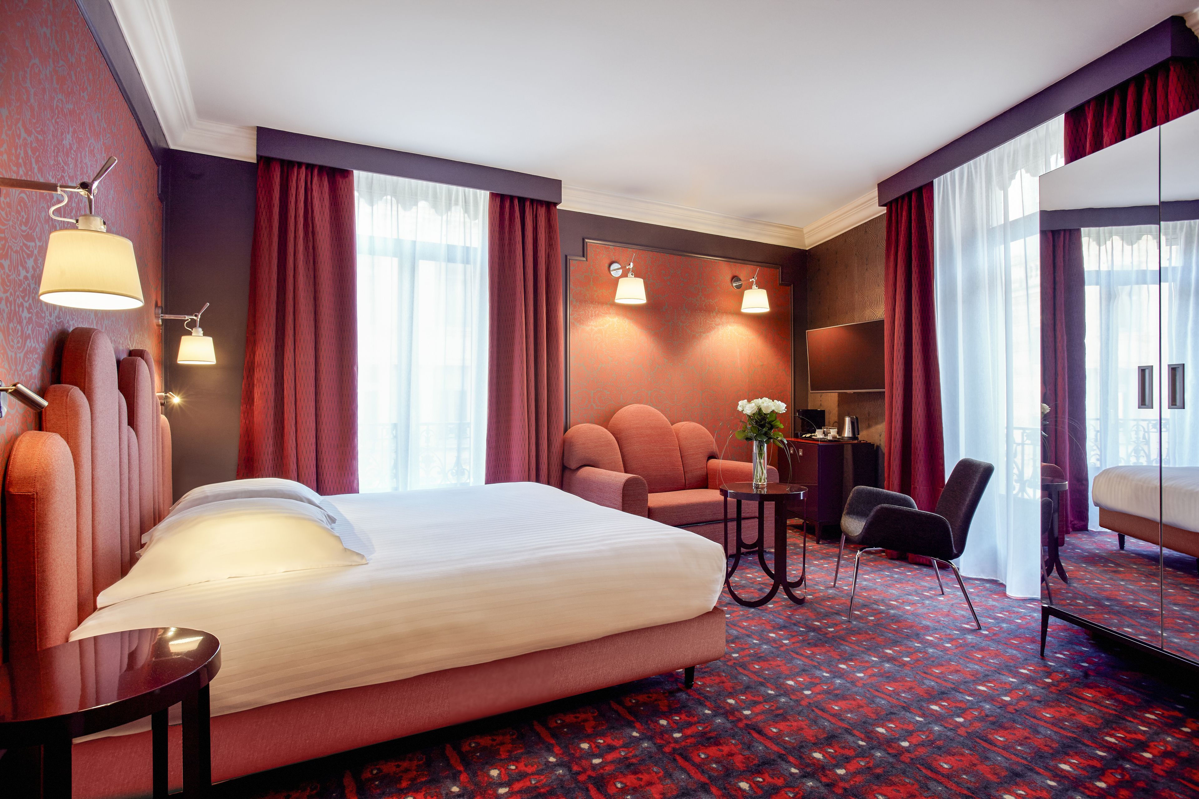 superior room | premium bedding, minibar, in-room safe, desk