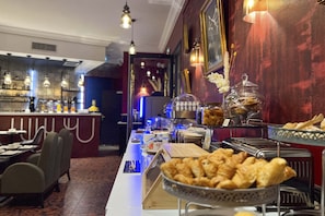 Daily buffet breakfast (EUR 20 per person)