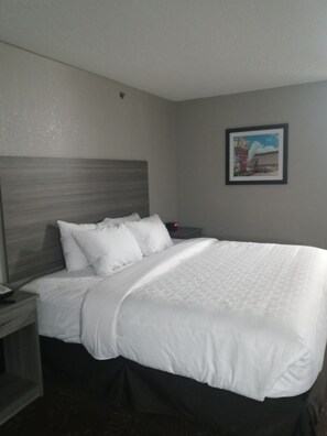 Sängtillbehör av högsta kvalitet, duntäcken, bäddmadrasser och skrivbord