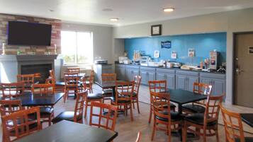 Ilmainen päivittäinen mannermainen aamiainen