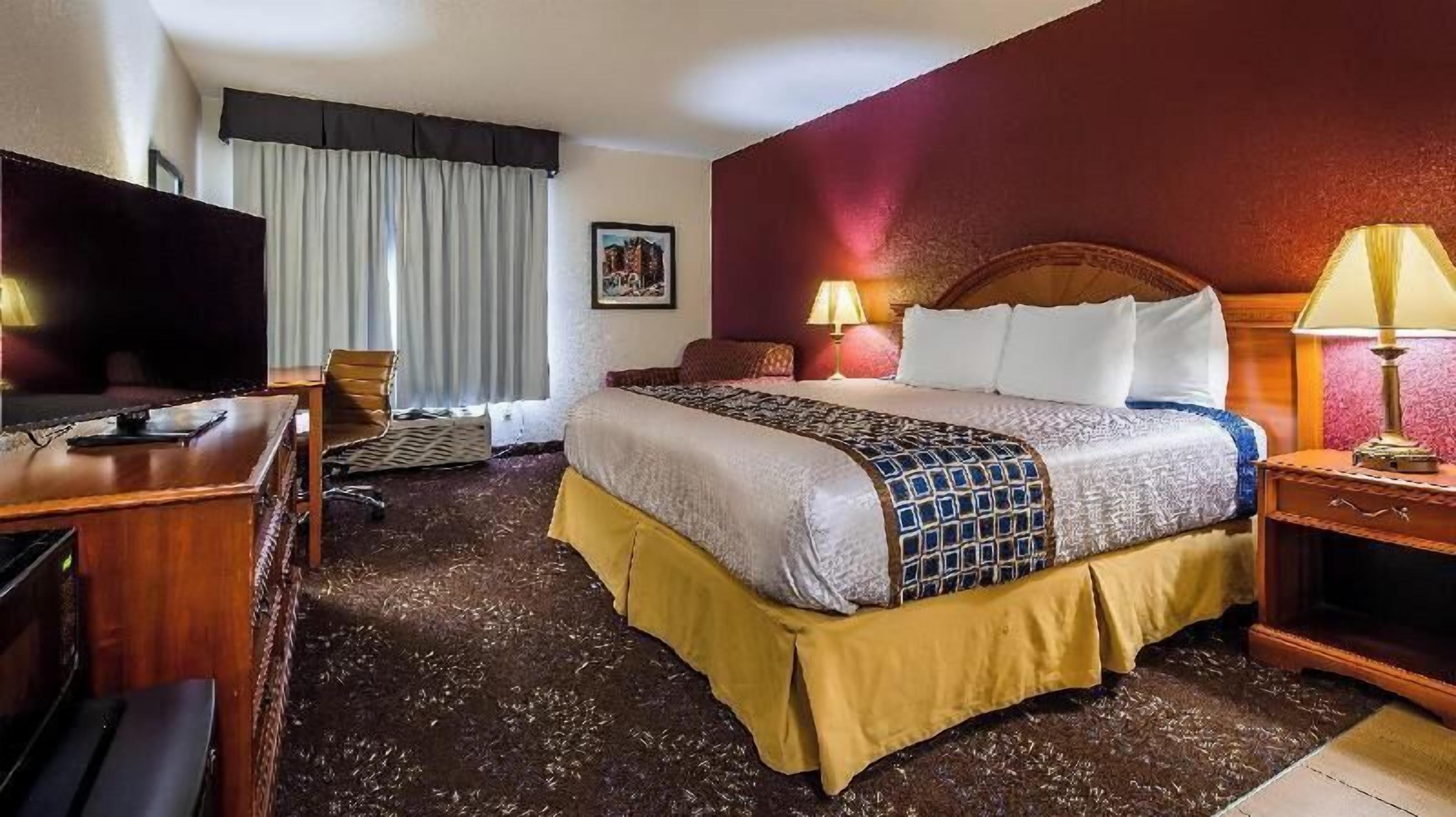 Premium bedding, down comforters, pillowtop beds, desk