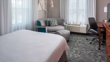 Bureau, rideaux occultants, fer et planche Ă repasser, Wi-Fi gratuit