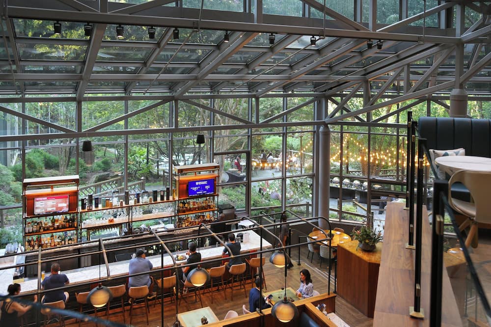 Crowne Plaza Atlanta Perimeter at Ravinia by IHG