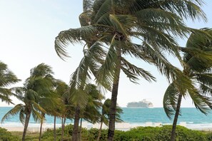 Room, 1 King Bed, Ocean View | Beach/ocean view