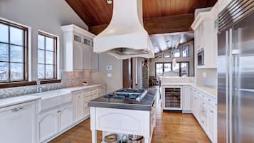 Chalet, 5 Bedrooms (C1) | Private kitchen | Coffee/tea maker, toaster