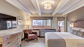 Premium bedding, in-room safe, laptop workspace, iron/ironing board