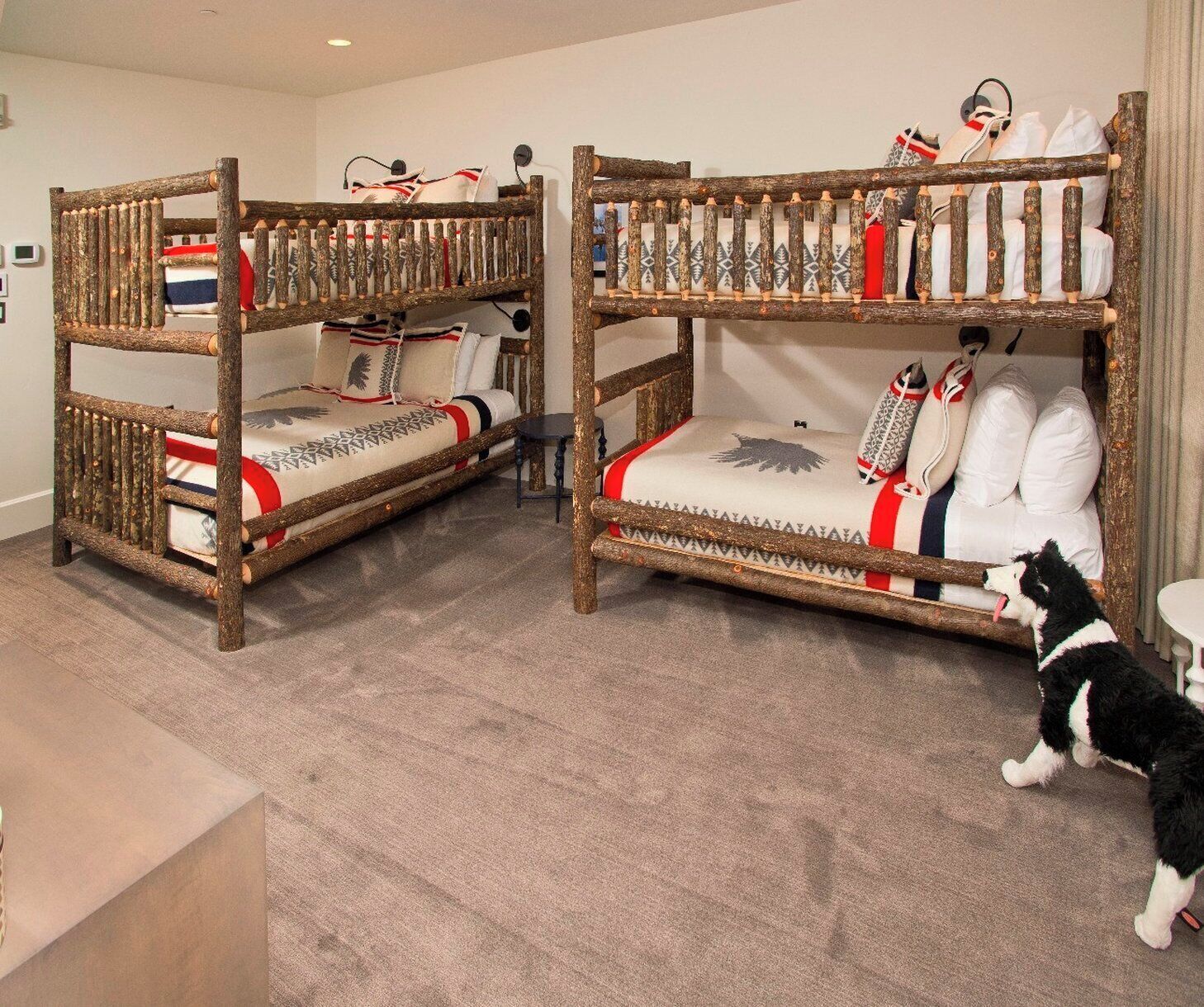 Roupas de cama premium, cofres nos quartos