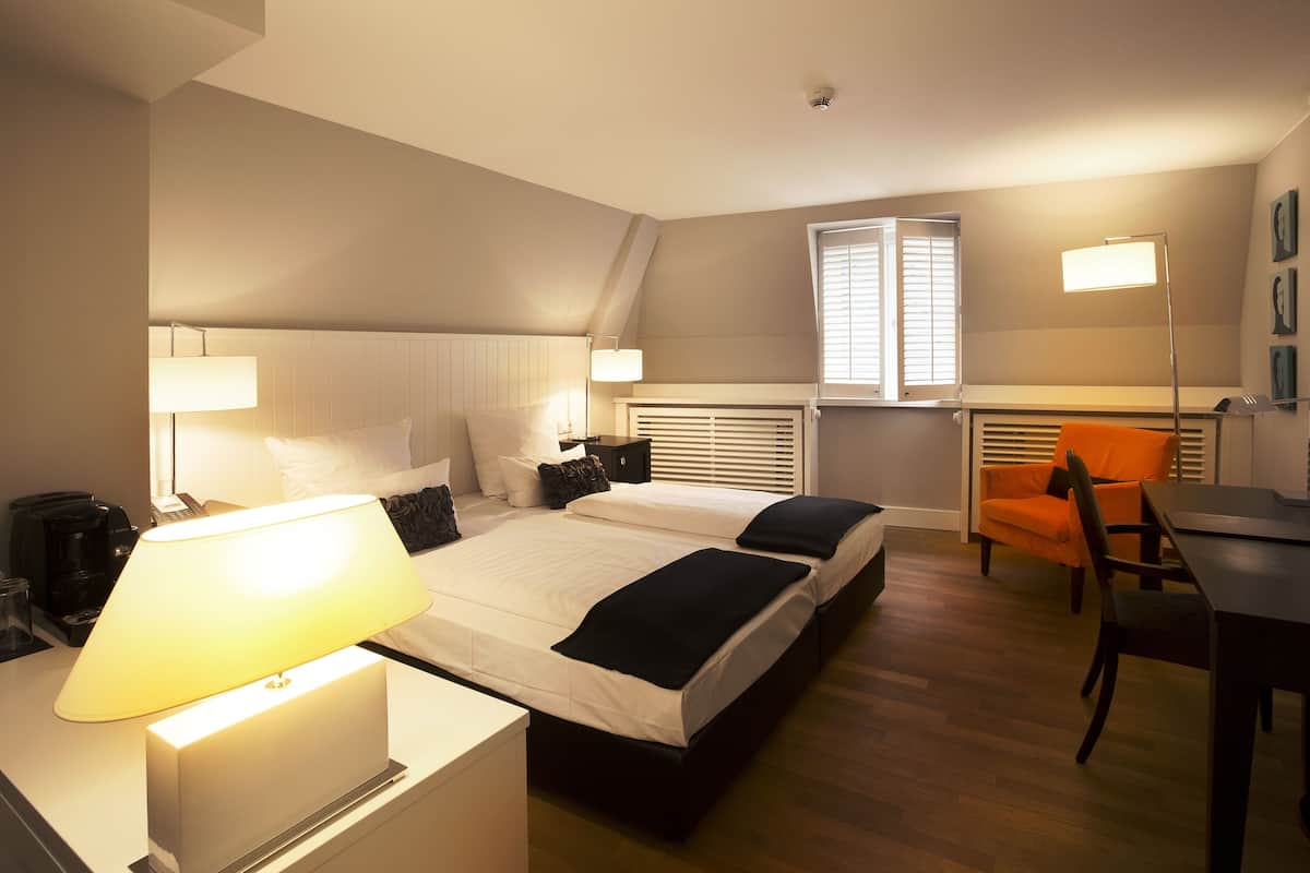 Junior Suite | 1 bilik tidur, peralatan tempat tidur premium, tilam berlapik