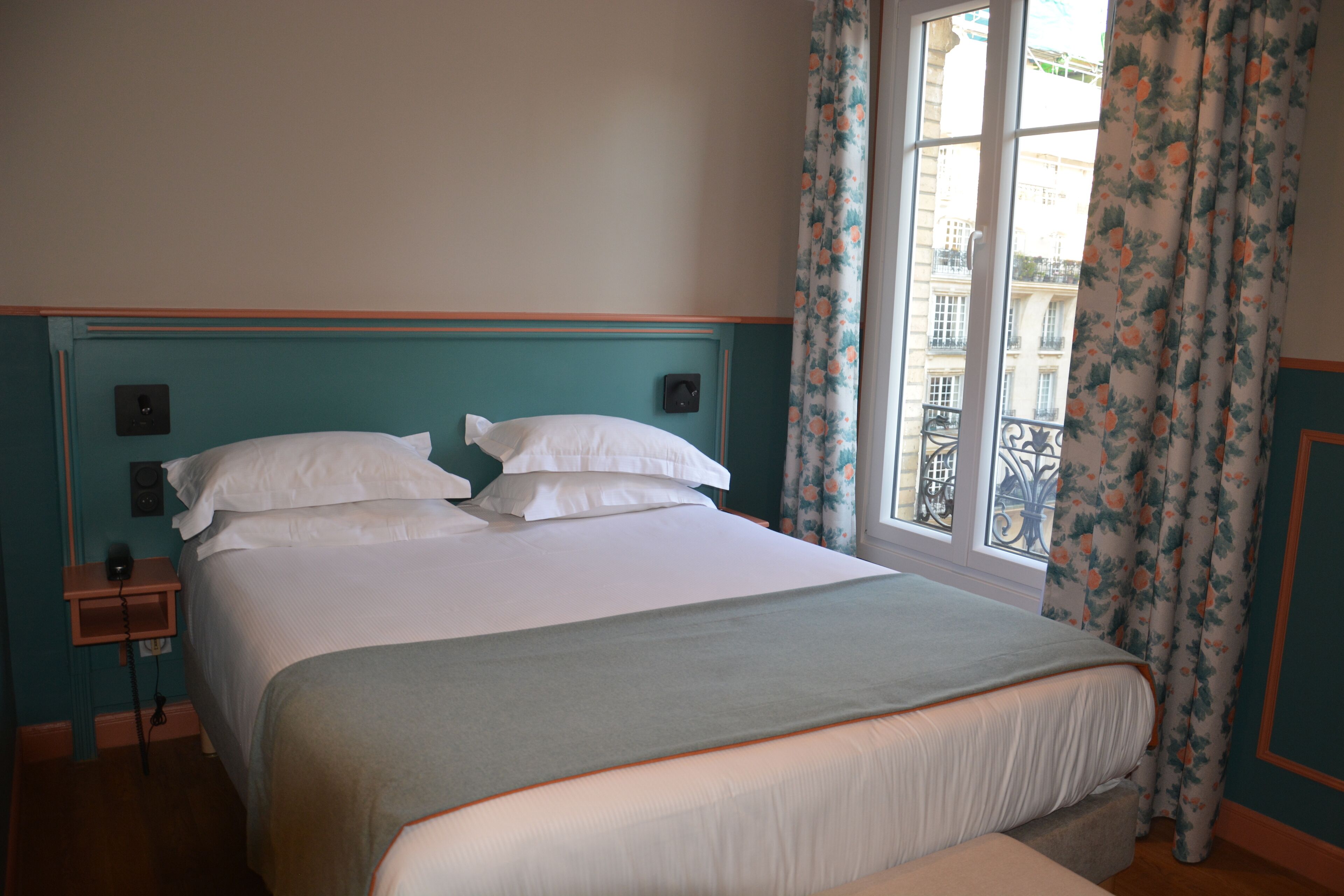 classic double room | 1 bedroom, premium bedding, in-room safe, desk