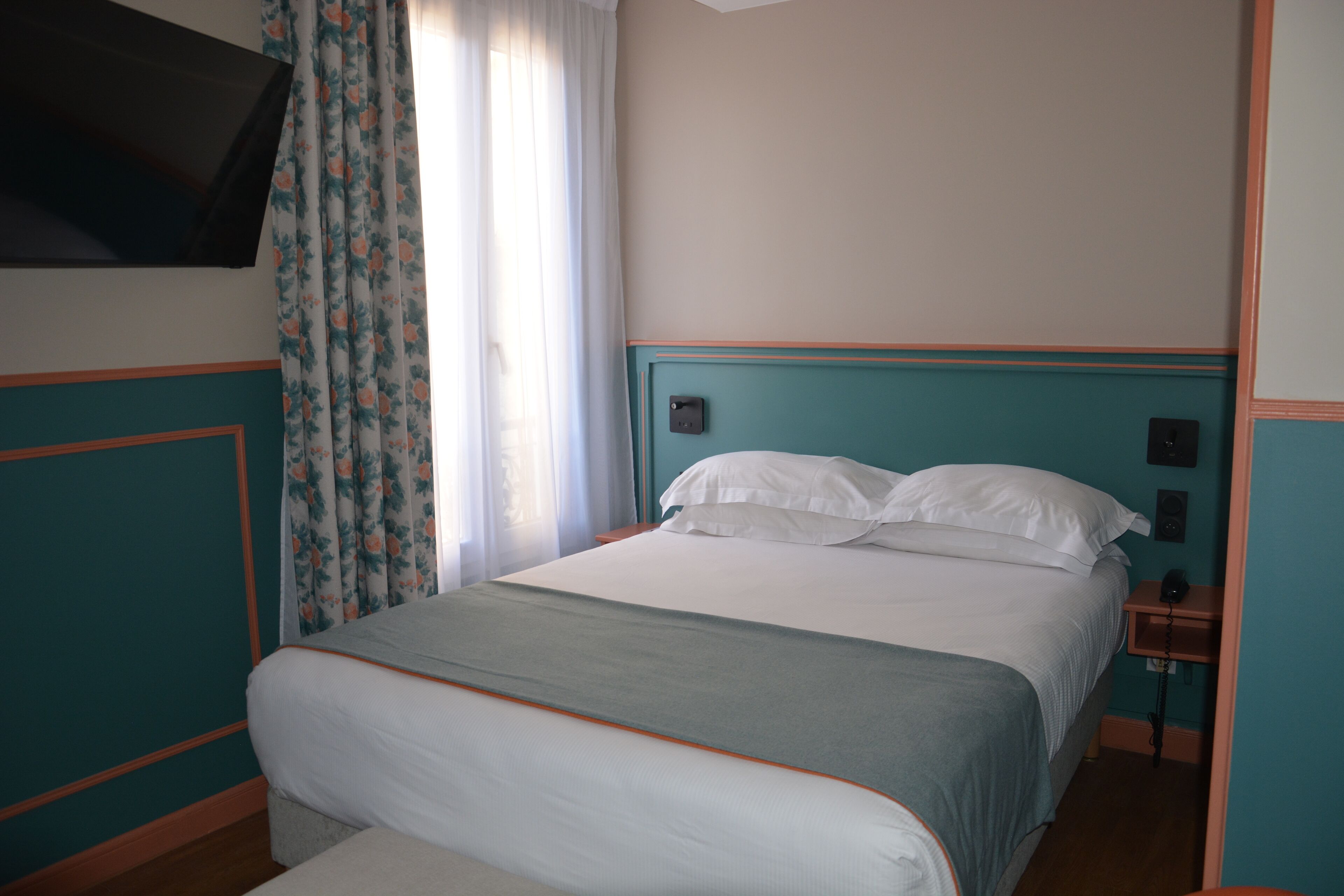 classic double room | 1 bedroom, premium bedding, in-room safe, desk