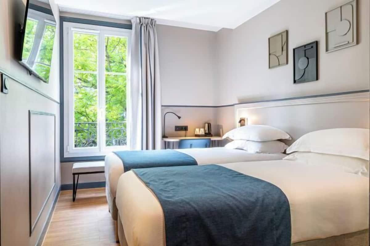 1 bedroom, premium bedding, in-room safe, desk