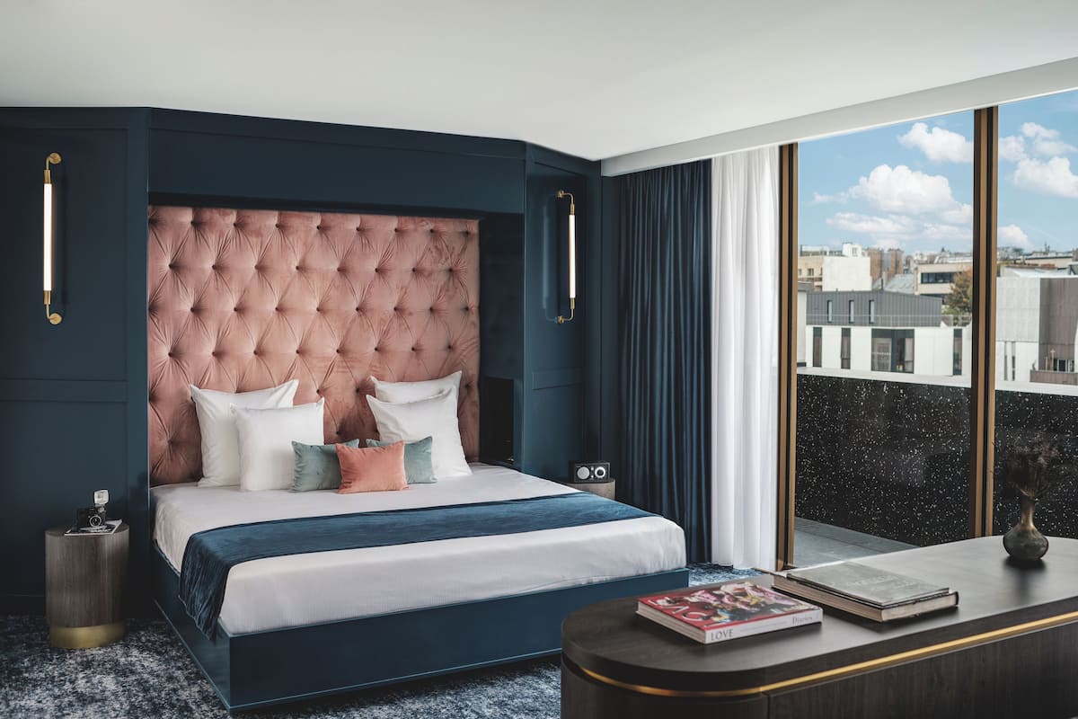 1 habitación, ropa de cama de alta calidad y minibar