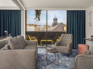 Suite Penthouse | 1 bedroom, premium bedding, minibar, in-room safe
