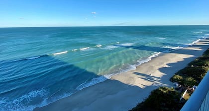 Radisson Suite Hotel Oceanfront