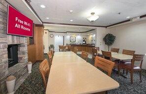 فطور أوروبي مجانًا