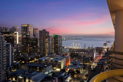 Courtyard by Marriott San Diego Downtown Little Italy
