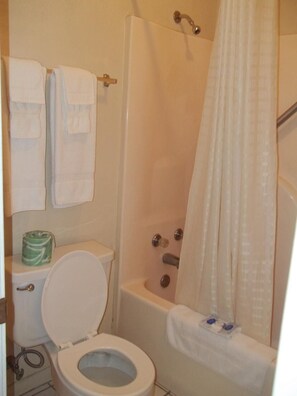 Bathroom - Americas Best Inn Brinkley (Brinkley)