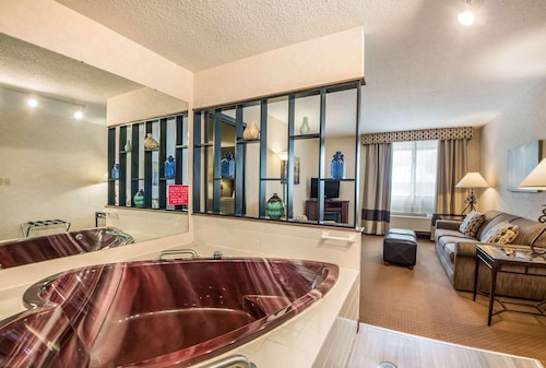 Quality Inn & Suites Manistique Area