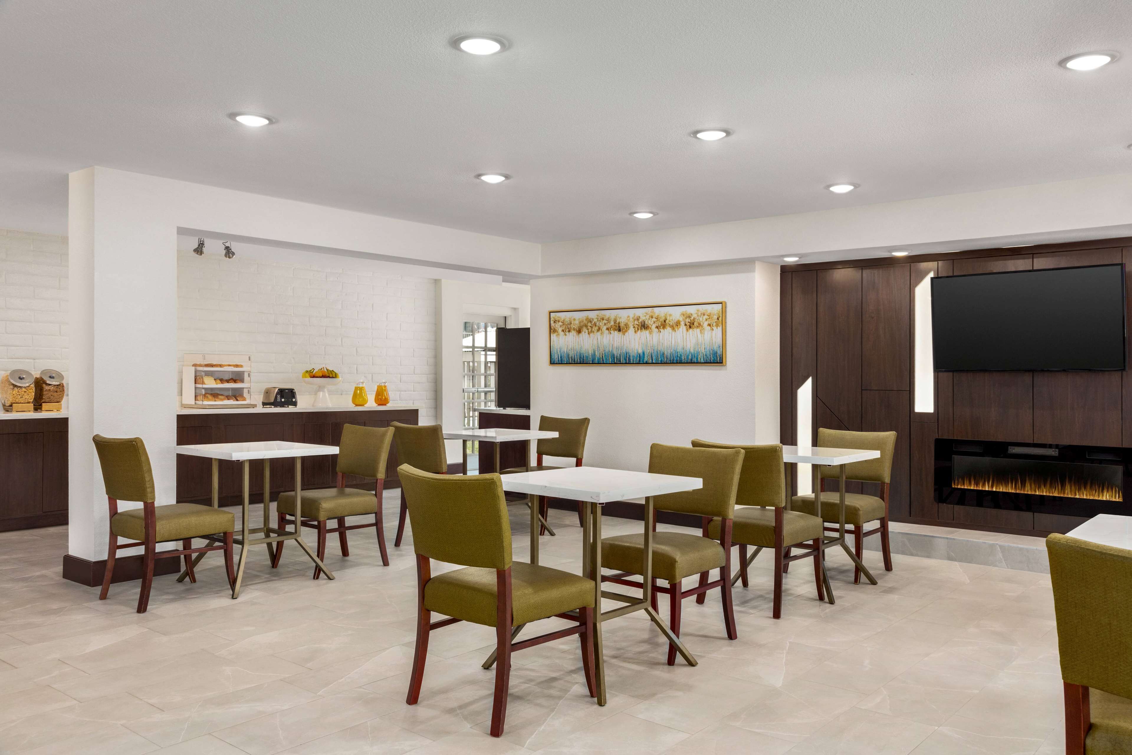 Free continental breakfast