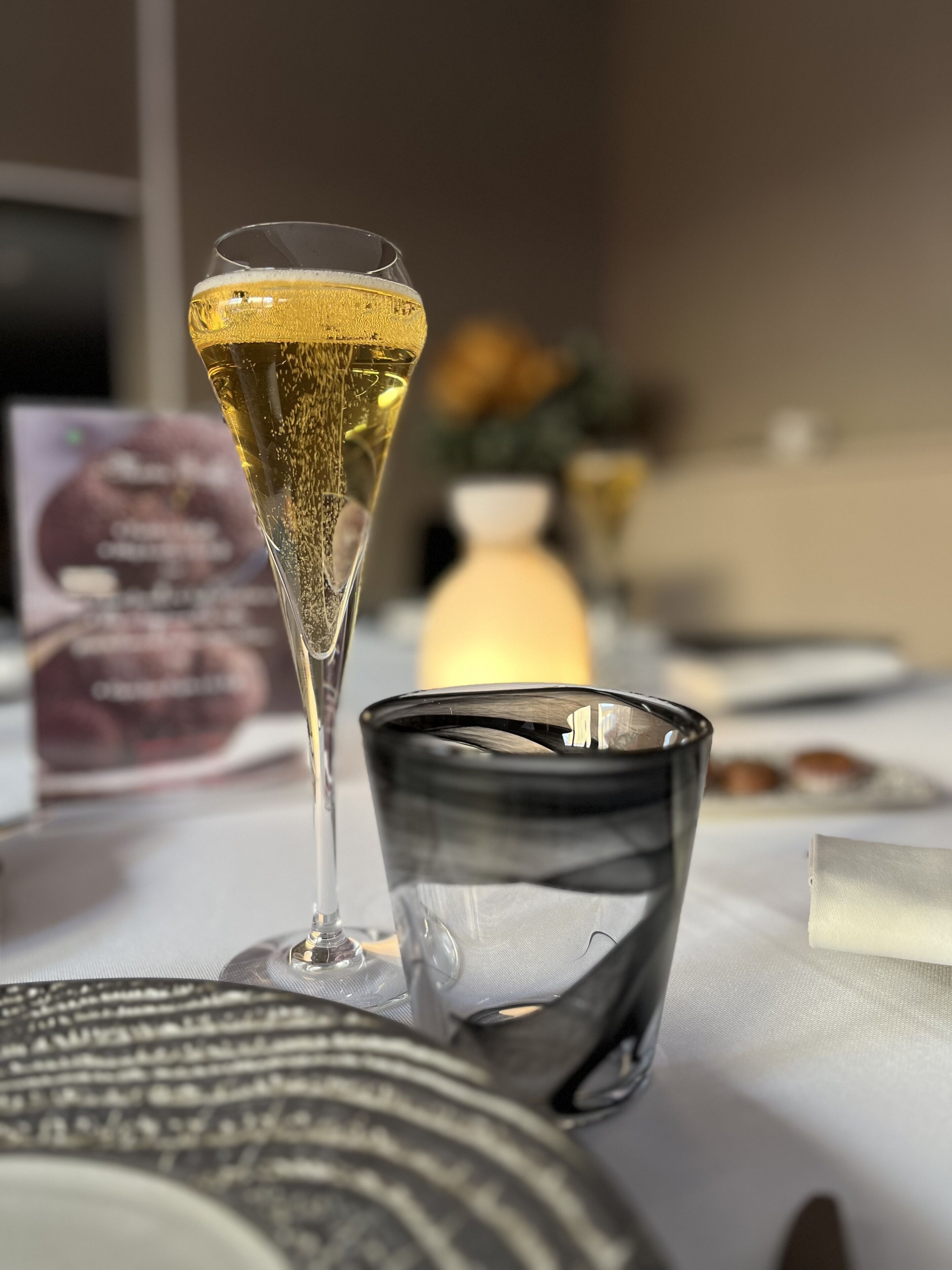 2 restaurants, breakfast, lunch, dinner served; french cuisine